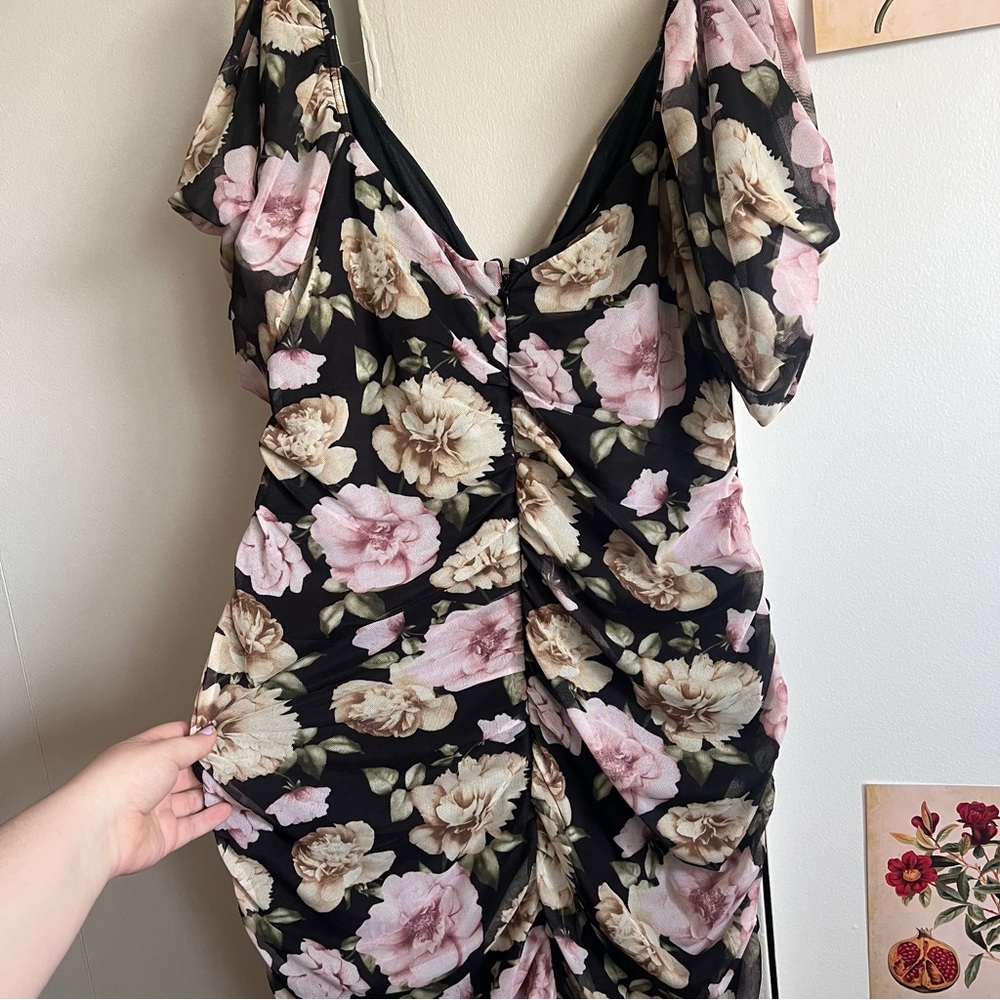 Ruched Floral Dress - Picture 5 of 7